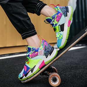 Projektant mody kolorowe męskie buty do biegania drukowane wysokie góry fajne buty sportowe męskie platformy uliczne trampki komfort Unisex 220511