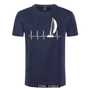 Camiseta velejando camiseta velejando em uma camiseta cardíaca camiseta de verão camiseta
