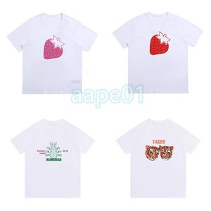 メンズファッションストロベリープリントティーデザイナーレディースラウンドネック半袖TシャツユニセックスホワイトトップアジアサイズS-2xl