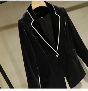 Kvinnors jackor Design av Velvet Blazer