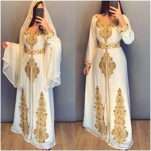 Edle marokkanische Kaftan-Kaftan-Muslim-Abendkleider 2022, Goldapplikationen, Perlen, A-Linie, lang, Dubai, Arabisch, Türkei, Abaya, islamisches Promi-Kleid, Abschlussball-Party-Kleider