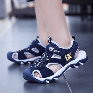 어린이 샌들 뉴 여름 중학교 및 대학 어린이 소년과 소녀의 Baotou Beach Shoes 세련된 부드러운 솔로