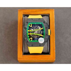 Uxury Watch Date Data de borracha amarela importada Movimento mecânico automático Men's Watch Black Carbon Fiber Wristwatch