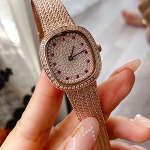 Damie Antique Watch pełne diamentowej tarczy Unikalne ruchy w stylu retro w stylu retro zegarki 29.6x26.6 mm Modna ręka Montre de Luxe