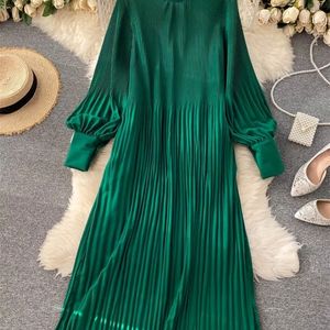 Vintage Pleated Chiffon Long Dress Women Casual Solid Pink Green Red O Neck Draped Slim Vacation Vestidos Autumn Robe 220613