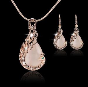 Smyckesuppsättningar Ny mode KC Rose Gold Filled Opal Crystal Peacock Necklace Earring Wedding Jewely Set for Women