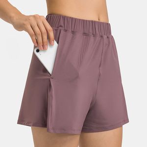 L-196 Kvinnor Fritidssportshorts Snabbtorkande Yoga Short Byxor Tunna träningsbyxor med sidofickor Elastiska utomhusträning Trepunktsbyxor