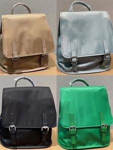 고품질 삼각형 배낭 가방 남녀 여성 디자이너 패션 가방 대용량 학교 가방 남자 여행 핸드백 지갑 지갑 지갑 가방 25cm