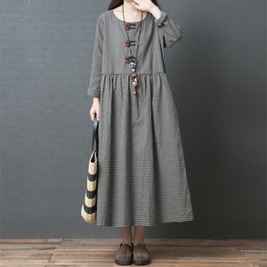 Johnature Black Plaid Long Dress Ny 2021 Spring Loose Long Sleeve Plus Size Cotton O Neck Chinese Button Dress 210320