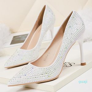 Dress Shoes Luxury Women Donne 9.5 cm Matita Tacchi Pompe Pompe in argento puntato in oro rosa cristallo cristallo di cristallo Signore matrimonio