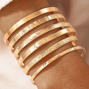 Urok bransolety 6pcs/Sets Gold Color Alloy Metal Open Bolek for Women2022 Trendy list rzeźbienia Akcesoria biżuterii 17393Charm Charmc