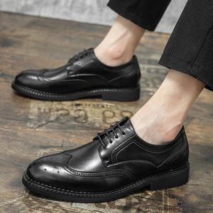 Retro British Gentleman Fashion Black Brown Lace Up Oxford Shoes For Men Moccasins Wedding Prom Homecoming Party Fo