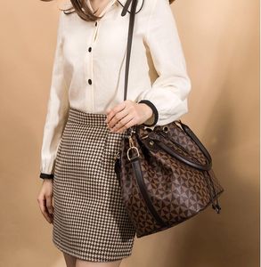 742-F Women Luxurys Designers Bags Crossbody حقائب يد عالية الجودة حقائب يد نسائية كتف تسوق حقيبة يد
