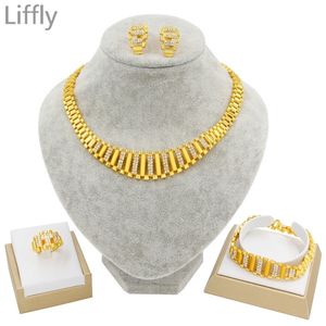 Liffly 여성을위한 새로운 두바이 골드 쥬얼리 세트 인도 보석 아프리카 웨딩 신부 선물 목걸이 팔찌 귀걸이 세트 도매 201222