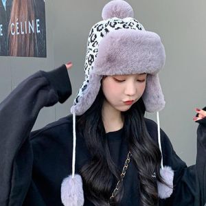 BERETS 2022WINTER BEANIE HAT FOR WOMEN CAPS LEOPARD KNITTION厚い暖かいフェイクファーイヤープロテク