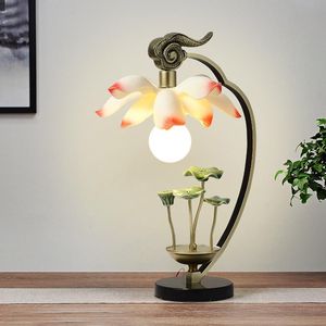 Tischlampen Chinesische Lotus-Dekorlampe Einfache LED-Kunstdekoration Schlafzimmer Nachttischlampe Modernes Wohnzimmer Studie SchreibtischlampeTisch