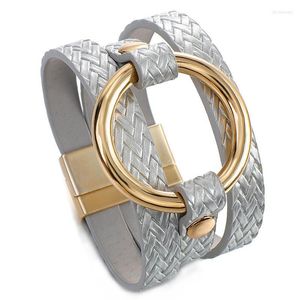 Charm-Armbänder Amorcome Einfaches Design Metall vergoldeter Kreisring Lederwickel für Frauen Handgefertigtes Magnetverschluss-Armband SchmuckCharm Lars