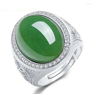 Klusterringar lyxiga ovala gröna jade vintage smaragd ädelstenar diamanter för män kvinnor vitt guld silver färg fina smycken band bijoux kenn