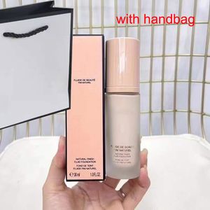 Brand_hall Natural Finish Fluid Foundation Fluide de beaute 30 مللي كريم أساس مع حقيبة يد 110c # 120n # 2 ألوان