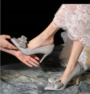 トップグレードのシンデレラクリスタルの靴の高級ブライダルボウタイ結婚式のハイヒールの花本革パーティーウエディング女性の靴プラスサイズ