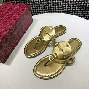 Luksusowe markowe sandały markowe kapcie slajdy kwiatowy brokatowe klapki z prawdziwej skóry damskie buty sandały bez pudełka marki006