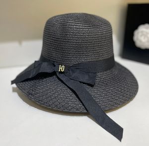 Black Street Straw Hats Woman Summer Summer Vintage Outdoor Protecther Sun Designer Cap cor sólido Caps respiráveis ​​Bandagem Brim Brin Hats