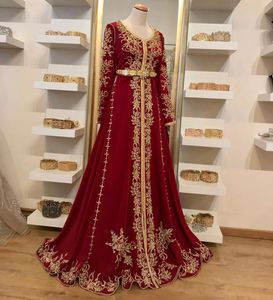 赤い絶妙な長袖アラビア語のプロムドレス衣装2022ゴールドレース刺繍モロッコカフタンカフタンドバイイブニングドレス