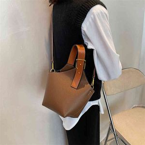 Purses Outlet Small Women's New Portable Simple Messenger Bag Autumn Winter armhåle Sling One Shoulder Hucket Bag