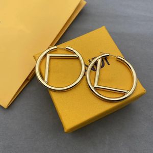 Z pudełkiem Fashion Stud damskie duże koło proste złote kolczyki Hoop Stamp kolczyki dla kobiety wysokiej jakości luksusowy projektant biżuterii kolczyk F069