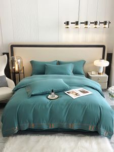 Set di biancheria da letto di design di lusso Giorni di alta qualità in cotone di seta Eleganza Colori Lenzuolo morbido Copripiumino comfort con ricamo