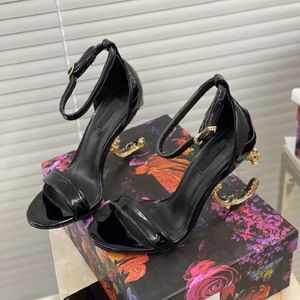 Kutu ve toz çantası ile sıcak topuklular kadın ayakkabı tasarımcısı sandalet kaliteli sandalet topuk yüksekliği ve sandal düz ayakkabı slaytları terlikleri brand01020