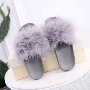 2022 New Arrival Girl Luxury Fluffy Ostrich Feather Slippers Ladies Indoor Furry Fur Flip Flops女性ファースライドS3171 G220521