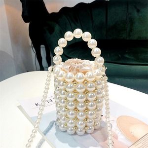 Handmade Big Pearl Bucket Bag Women Hand Woven High Quality Silvery Mini Beaded Pearl Evening Shoulder Bag Ladies Dinner Party Y201224