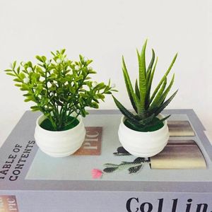 Bahçe Süslemeleri Mini Yapay Aloe Bitkiler Bonsai Küçük Simüle Ağaç Pot Bitkiler Sahte Çiçekler Ofis Masa Saksı Süsler Ev Dekor