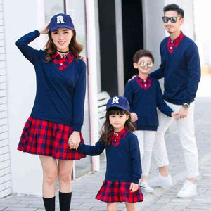 Ny Autumn Family Matching Outfits Mamma och dotter Fashion Fake Two-Piece Dress Dad Son Sweatshirt Par Matchande kläder