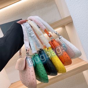 Berömd designer lady axelväskor klassisk stil underarm singelväska strutshandväska färger korsar kropp shopping plånbok