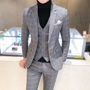 Ternos masculinos Blazers Men Dress Blazers Calças colete de 3 peças / casamento masculino Business Business Formal Plaid Suit Luxury Slim Fit Coat Troushers 220826