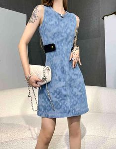 女性ドレスファッションスリムドレス2022年夏花柄の空のブルーコルセット年齢を減らす気質スカートA1