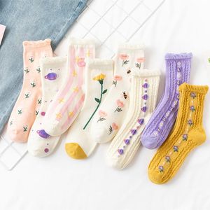 Носки Hosiery Lace Frilly Симпатичная Белая Женщина Калькутины Harajuku Kawaii Женщины Alien Skarpetki Kobieta Skarpety Мультяшный Калькутс Муджер Носок