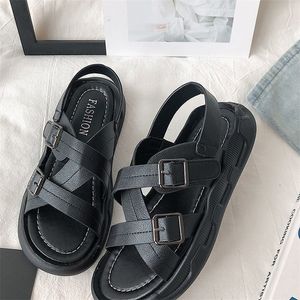 Harajuku ulzzang Summer Platform Sandals Женщины модные пляжные туфли Rome Gladiator Gothic Punk Black Leather Flats 220616