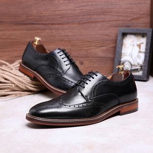 Desai nowe oryginalne buty skórzane męskie sukienki biznesowe Brock retro dżentelmean buty formalne rzeźbione bullock Oxfords Men DSA002 Y200420