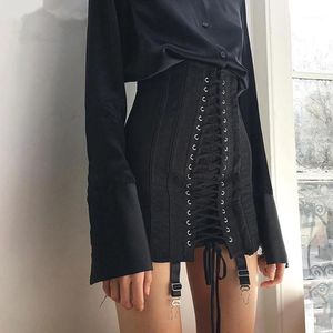 Saias 2022 Vintage Lace Up Preto Saia Punk Metal Retalhos High Cintura Mulheres Streetwear Bodycon Eyelet Bandage