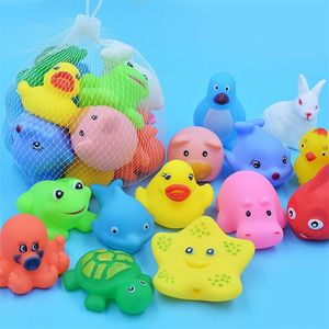 10 PCSSet Baby Cute Animals Bath Toy Swimming Water Toys Soft Rubber Float Squeeze Sound Play Play Gift 220705