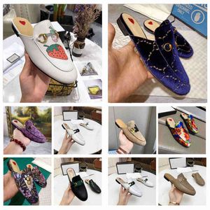 Casual Slipers Designer Slipper Ladies Loafers läder Sandaler Sko Princetown Metal Chain Shoes Lace Veet S Fashion Home