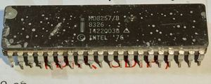 MD8257 / B D8257-5. Chip circuiti integrati. Dual in linea 40 pin pacchetto ceramico ICS. Componenti elettronici, D8257 CDIP40, microelettronica IC controller DMA