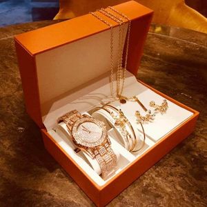 Wristwatches Fashion Women Diamond Watch Set Gift Box Necklace Earring Bracelet Luxury Rhinestone Quartz Gifts For WomenWristwatches