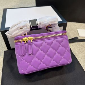 2022SS Женская классическая стеганая сумка Vanity Box Cosmetic Case Top Harder Totes GHW Crossbody Dolder Card Card Capapcity Outdoor Sacoche Sadcags 18 см.