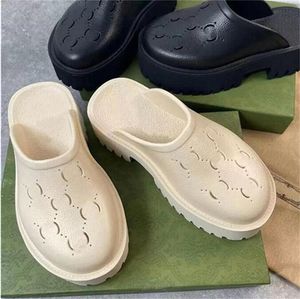 2022 Brand Perforated Slippers Men Women Platform Designer Sandals Wedge Rubber Cut-out Slide Transparent Materials Fashion Beach Flats Shoes