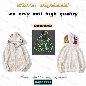 Högkvalitativa apor Mens hoodies Sweatshirt Japan Shark B APE Head Galaxy Spots Luminous Camo Man och kvinnliga par med samma ModelQXC0