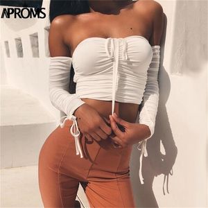 Aproms Coolest Off spalla Crop Top Casual increspato pieghettato bianco T shirt Donna manica corta ritagliata Tshirt per le donne Abbigliamento LJ200814